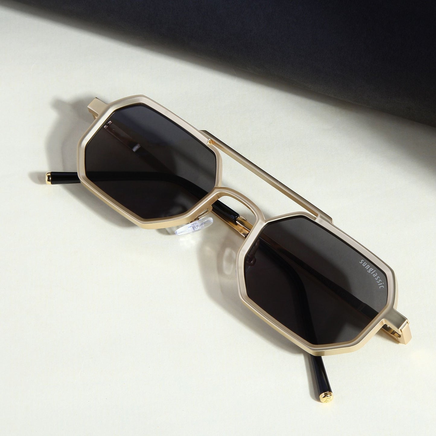 Commando V1 Rectangle Gold Black Sunglasses