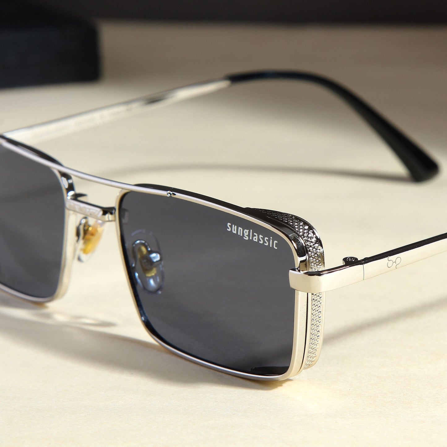 OPERA. Silver Black Rectangle Sunglasses