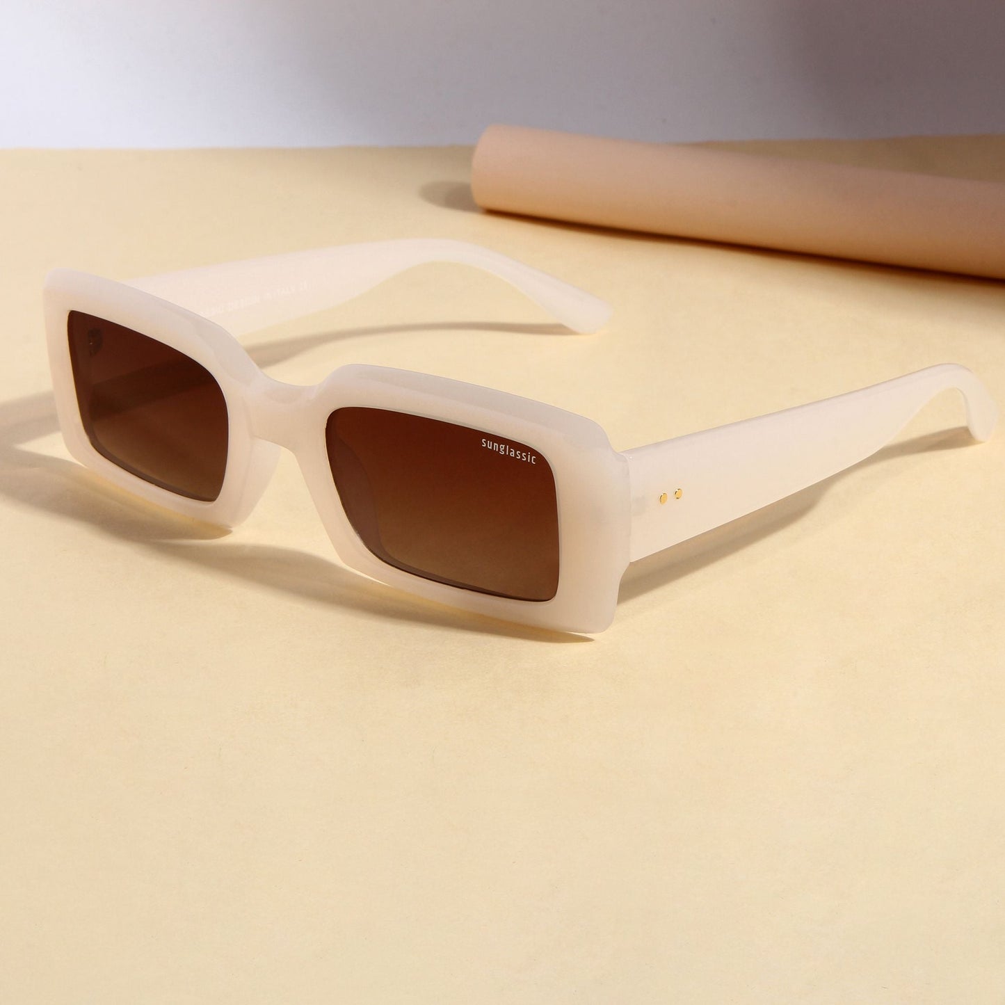 Victoria. Beige Brown Polarized Rectangle Sunglasses