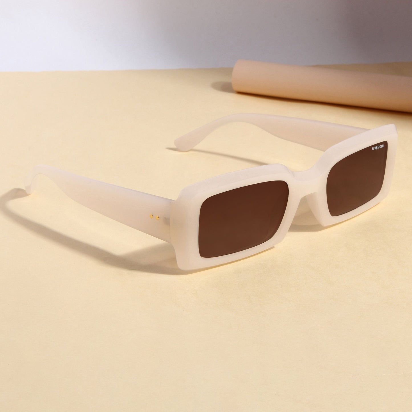 Victoria. Beige Brown Polarized Rectangle Sunglasses